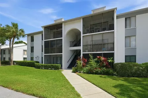 1182 Pine Ridge Cir W #A3, Tarpon Springs, FL 34688