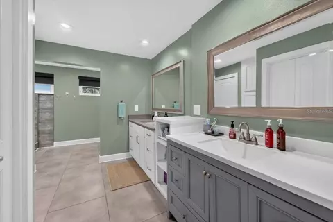 Bath - 11302 Sandpine Rd, Riverview, FL 33569 photo 4 of 7