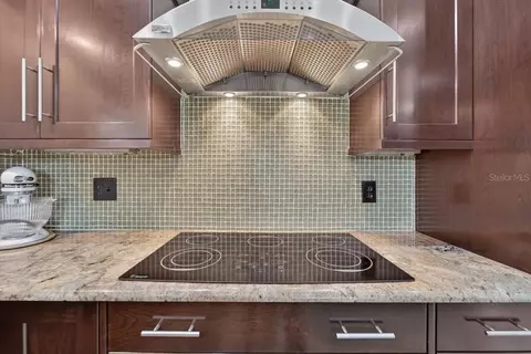 Kitchen - 11302 Sandpine Rd, Riverview, FL 33569 photo 1 of 8