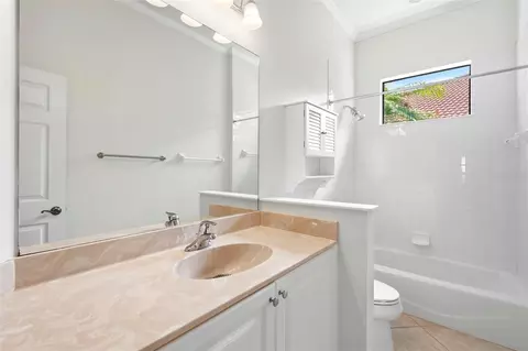 Bath - 13860 Siena Loop, Bradenton, FL 34202 photo 1 of 8
