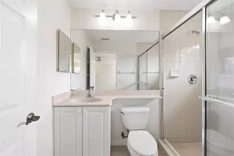 Bath - 13860 Siena Loop, Bradenton, FL 34202 photo 4 of 8