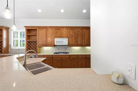 Kitchen - 13860 Siena Loop, Bradenton, FL 34202 photo 5 of 9
