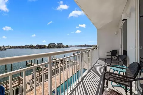 10091 Gulf Blvd #202E, Treasure Island, FL 33706