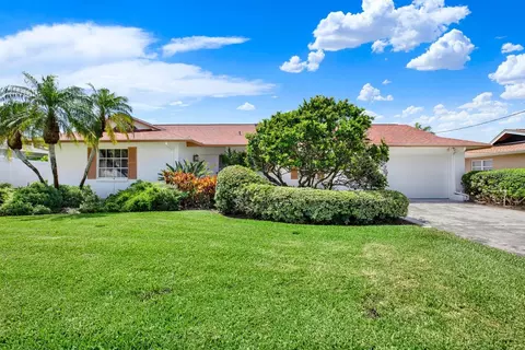 411 Palm Is NE, Clearwater Beach, FL 33767