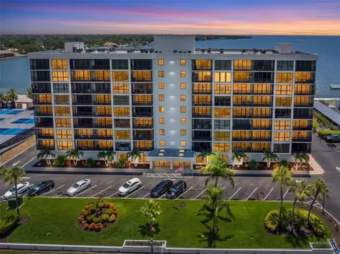 7100 Sunshine Skyway Ln S #704, Saint Petersburg, FL 33711