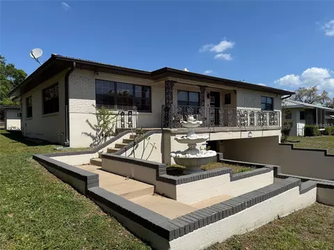 5418 Riverhills Dr, Temple Terrace, FL 33617