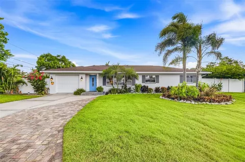 894 Joan St, Dunedin, FL 34698