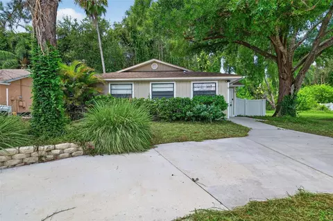 9 Freshwater Dr, Palm Harbor, FL 34684