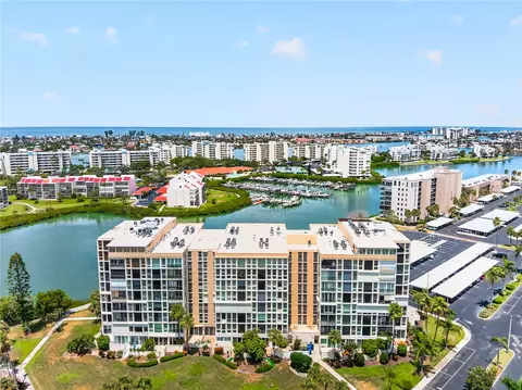 7400 Sun Island Dr S #203, South Pasadena, FL 33707