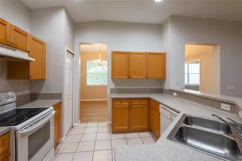 Kitchen - 11112 Holly Cone Dr, Riverview, FL 33569 photo 2 of 4