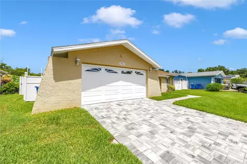 5812 16th Ln NE, Saint Petersburg, FL 33703