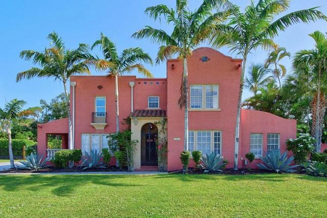 7810 Senrab Dr, Bradenton, FL 34209