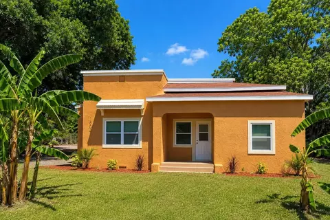 1604 Angle Rd, Fort Pierce, FL 34947