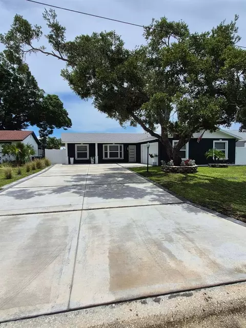 5817 Tampa Shores Blvd, Tampa, FL 33615