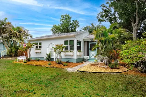 1212 Hull St S, Gulfport, FL 33707
