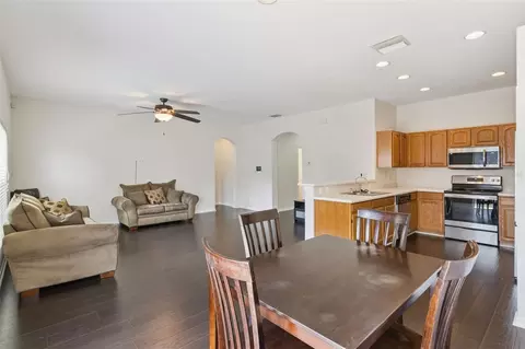 725 Star Pointe Dr, Seffner, FL 33584 photo 10