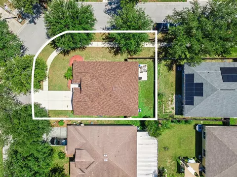 725 Star Pointe Dr, Seffner, FL 33584 photo 3