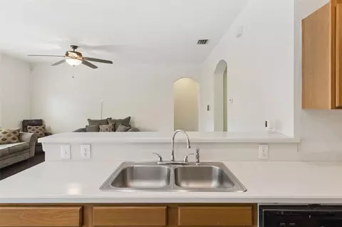 725 Star Pointe Dr, Seffner, FL 33584 photo 12