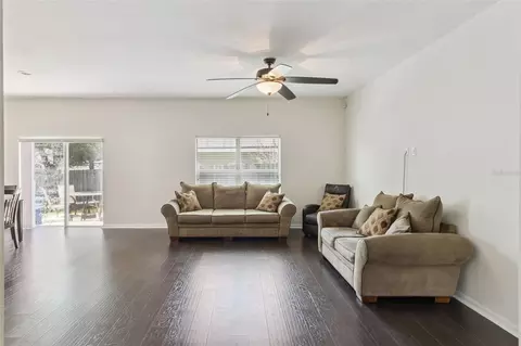 725 Star Pointe Dr, Seffner, FL 33584 photo 5