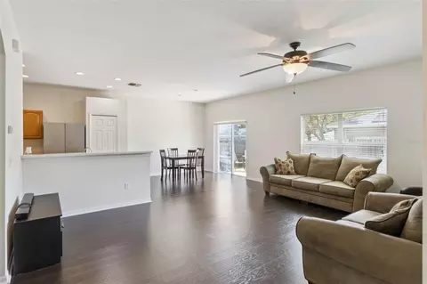 725 Star Pointe Dr, Seffner, FL 33584 photo 6
