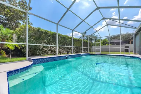 2219 Longmore Cir, Valrico, FL 33596