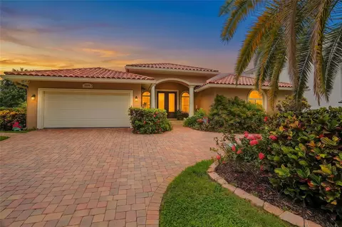 2001 Illinois Ave NE, Saint Petersburg, FL 33703