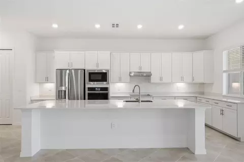 Kitchen - 13260 Tulum Loop, Venice, FL 34293 photo 3 of 3