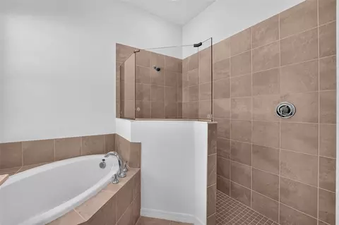 Bath - 13260 Tulum Loop, Venice, FL 34293 photo 3 of 3