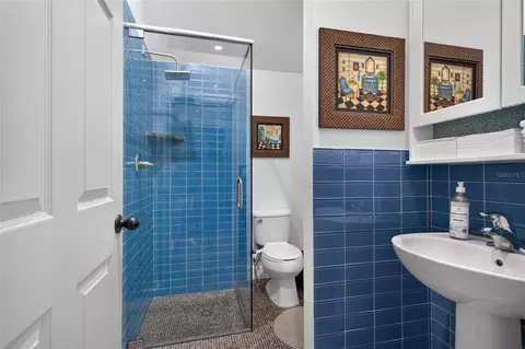 Bath - 6144 Cliff House Ln, Riverview, FL 33578 photo 1 of 9