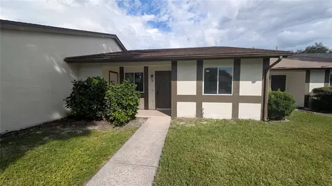 2888 Bancroft Cir E #5B, Palm Harbor, FL 34683
