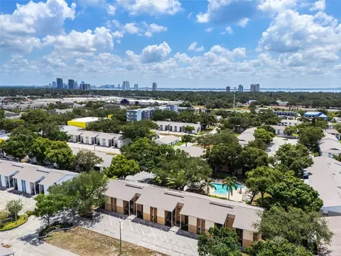 3812 N Oak Dr #M72, Tampa, FL 33611