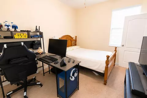 Bedroom - 13842 Bee Tree Ct, Hudson, FL 34669 photo 5 of 7