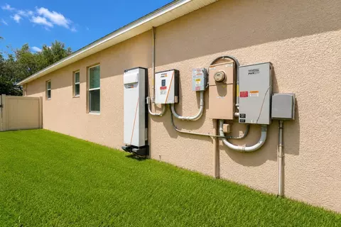 Exterior - 13842 Bee Tree Ct, Hudson, FL 34669 photo 14 of 17