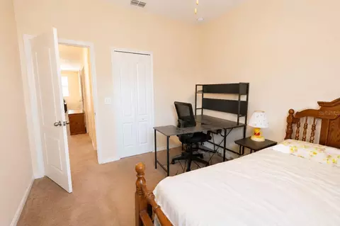 Bedroom - 13842 Bee Tree Ct, Hudson, FL 34669 photo 4 of 7