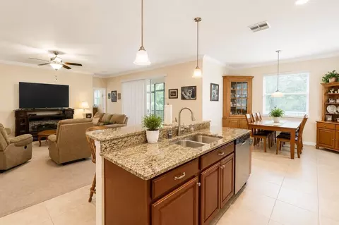 Kitchen - 13842 Bee Tree Ct, Hudson, FL 34669 photo 2 of 2