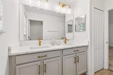 Bath - 12410 Latchford Stream Pl, Riverview, FL 33579 photo 4 of 4