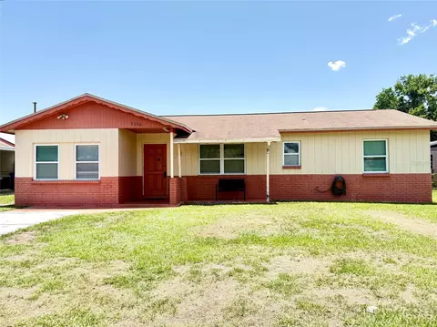 3306 W Burke St, Tampa, FL 33614