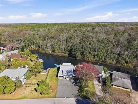 7266 Tropical Dr, Weeki Wachee, FL 34607 photo 3