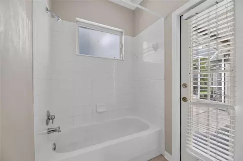 Bath - 12519 River Birch Dr, Riverview, FL 33569 photo 3 of 5