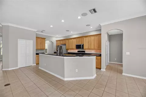 Kitchen - 12519 River Birch Dr, Riverview, FL 33569 photo 4 of 4