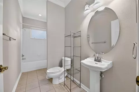 Bath - 12519 River Birch Dr, Riverview, FL 33569 photo 4 of 5