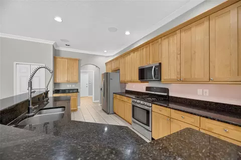 Kitchen - 12519 River Birch Dr, Riverview, FL 33569 photo 3 of 4