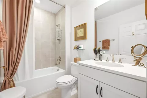 Bath - 9860 Last Light Gln, Parrish, FL 34219 photo 1 of 1