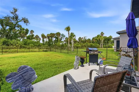 Exterior - 9860 Last Light Gln, Parrish, FL 34219 photo 4 of 7