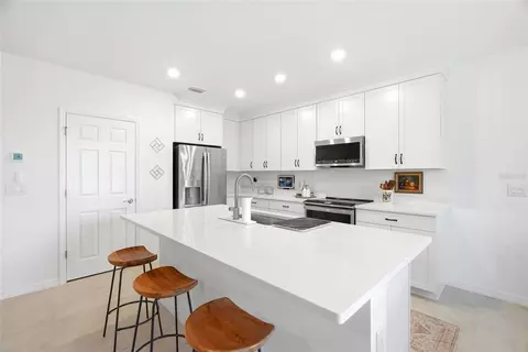 Kitchen - 9860 Last Light Gln, Parrish, FL 34219 photo 1 of 2