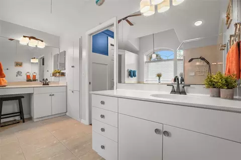 Bath - 2117 Larkspur Ct, Trinity, FL 34655 photo 3 of 7