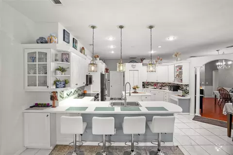 Kitchen - 2117 Larkspur Ct, Trinity, FL 34655 photo 3 of 7