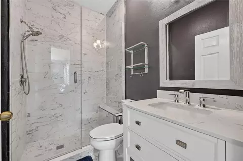 Bath - 11211 Laurel Brook Ct, Riverview, FL 33569 photo 4 of 5