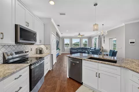 Kitchen - 11211 Laurel Brook Ct, Riverview, FL 33569 photo 6 of 6