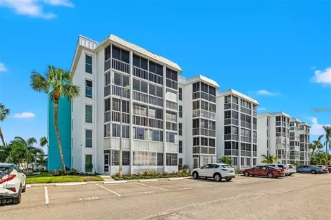 4908 38th Way S #401, Saint Petersburg, FL 33711